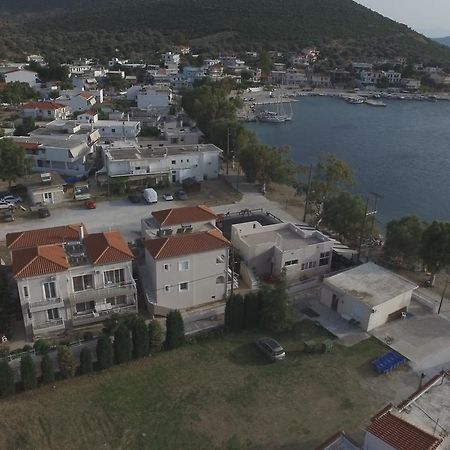 Korali Lejlighedshotel Almiropótamos Eksteriør billede